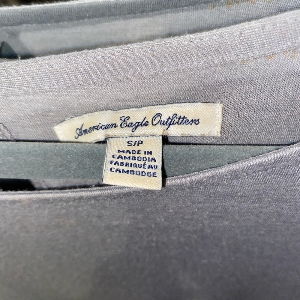 American eagle gray top